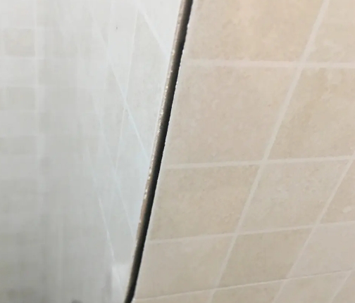 浔阳瓷砖空鼓维修公司分享阳台瓷砖脱落的修复过程可以分为以下几个步骤