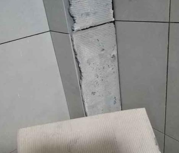 浔阳瓷砖空鼓维修公司分享下厨房瓷砖脱落的补救措施。